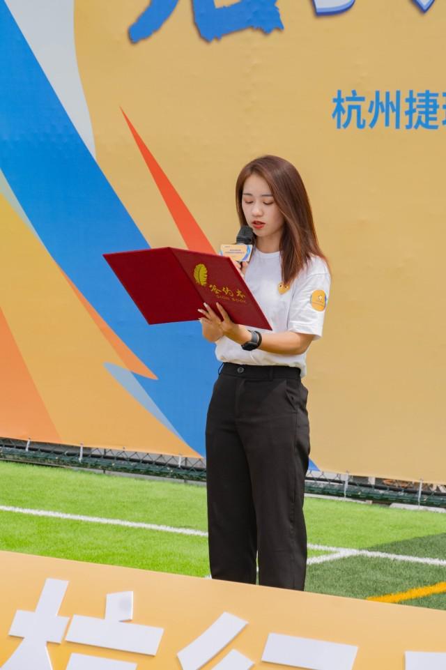 一线女足教练日常工作挖掘